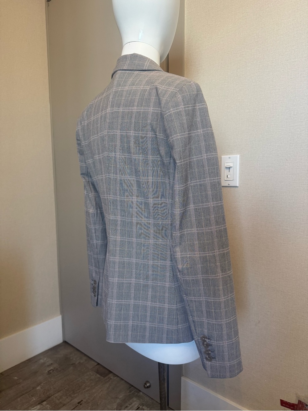 Express Women's Taupe Plaid Single-Button Blazer - Picture 7 of 7